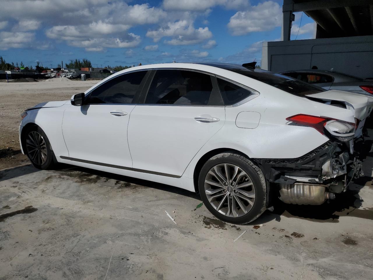 KMHGN4JE2FU082439 2015 Hyundai Genesis 3.8L