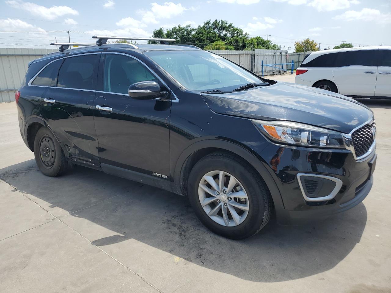 5XYPGDA57HG209236 2017 Kia Sorento Lx