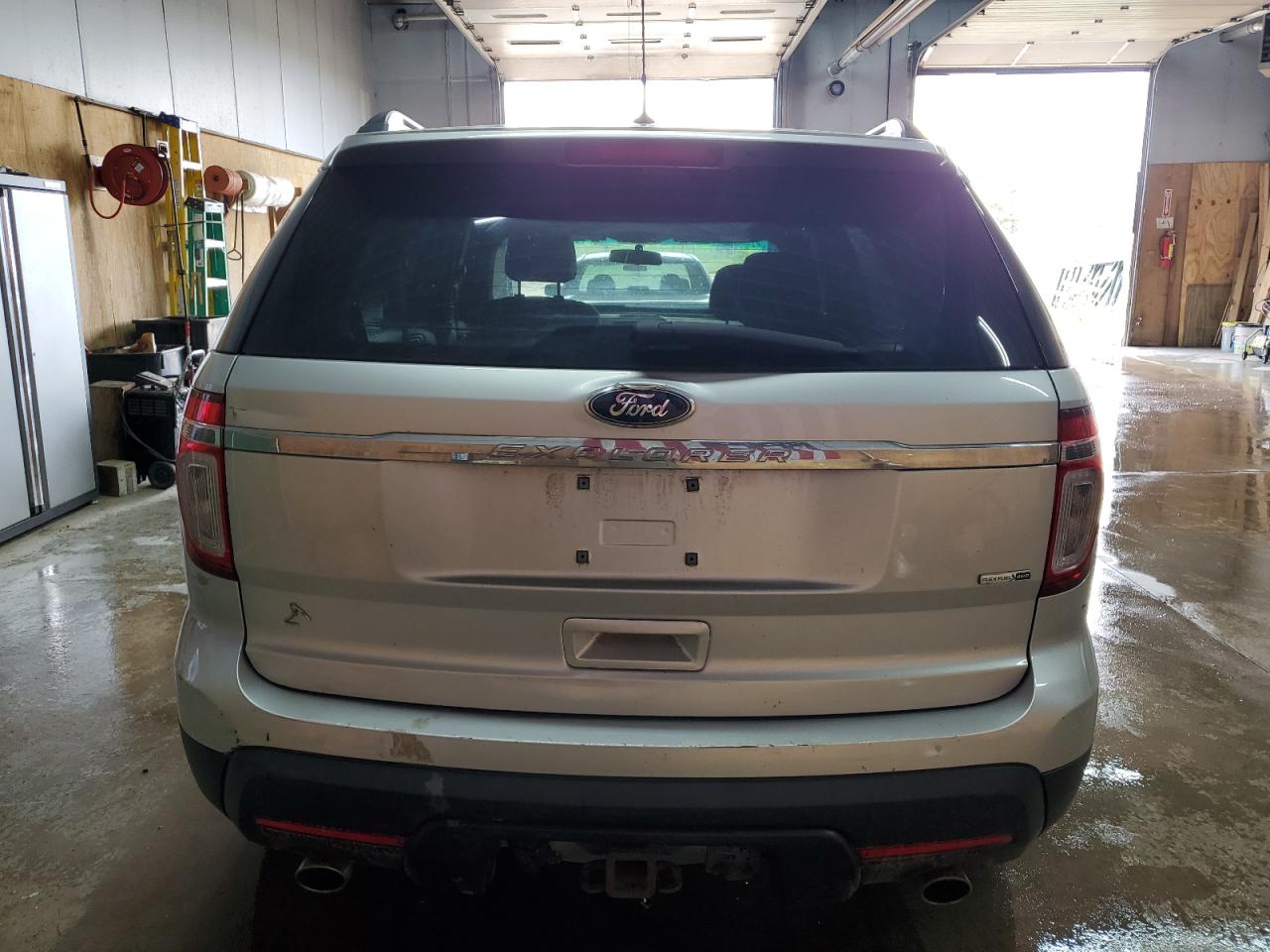 1FM5K8B81FGB17051 2015 Ford Explorer