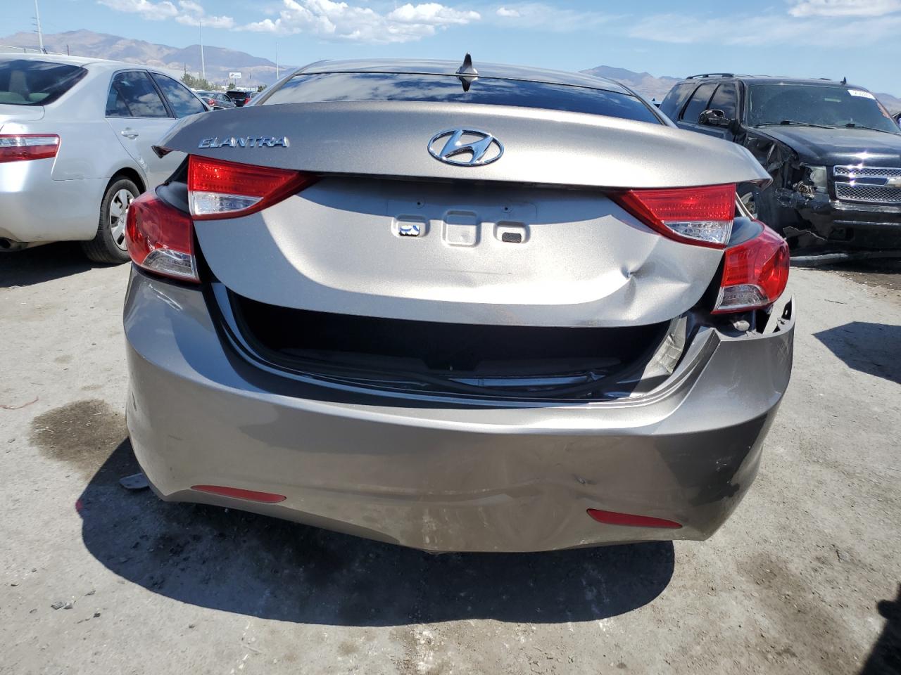 5NPDH4AE8DH425440 2013 Hyundai Elantra Gls