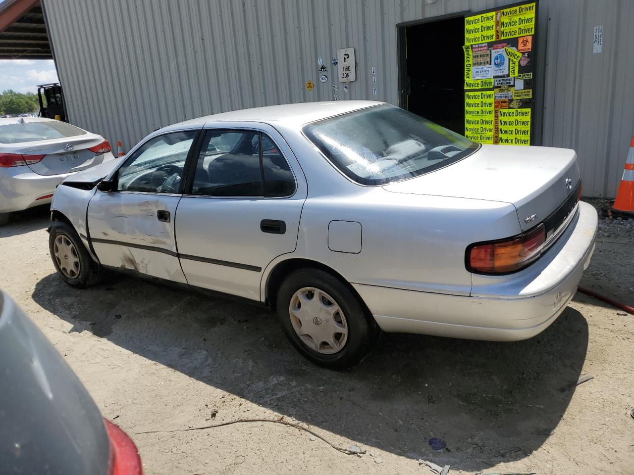 JT2SK11E1N0002021 1992 Toyota Camry Dlx