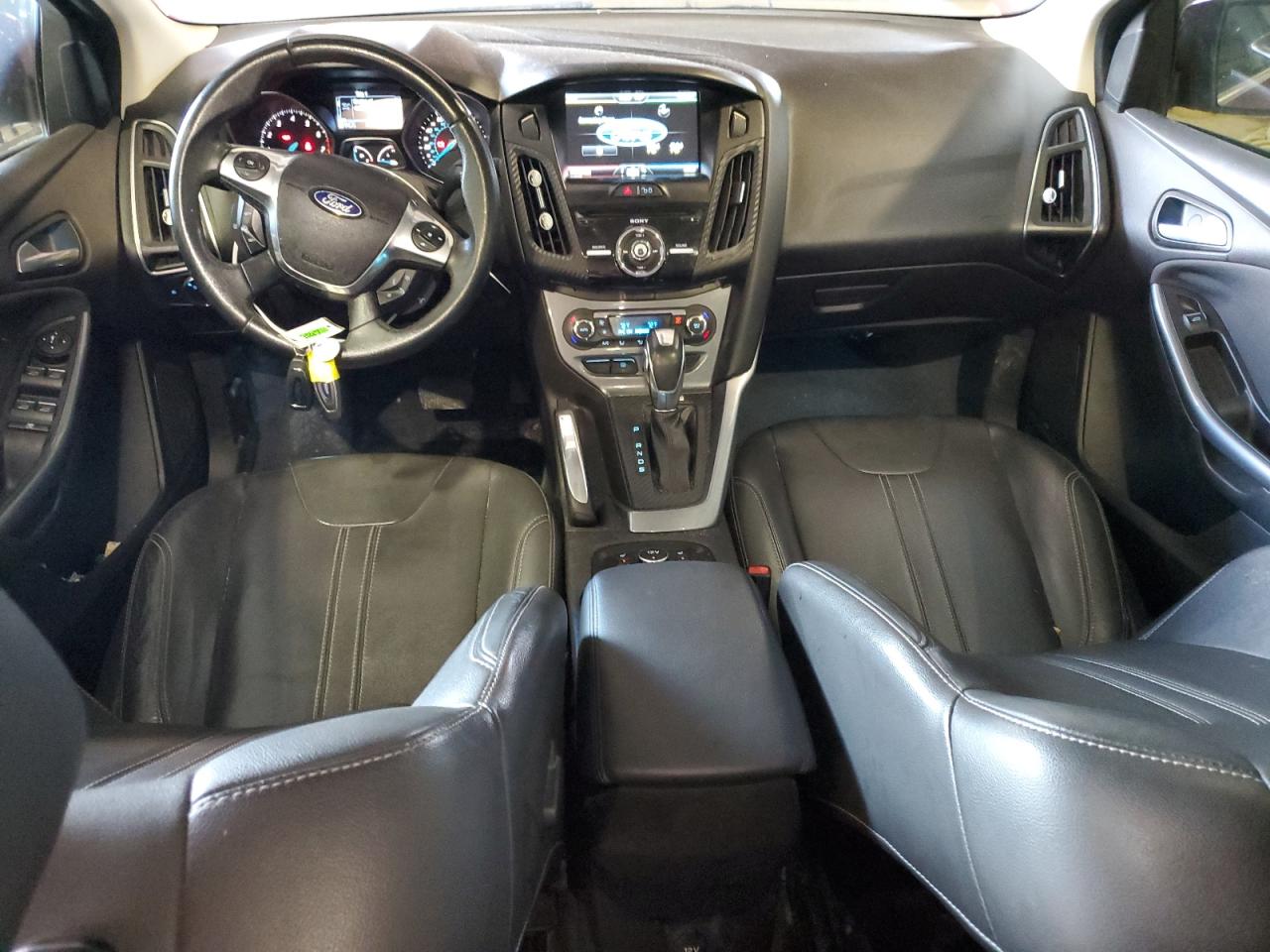 1FAHP3J29CL122221 2012 Ford Focus Titanium