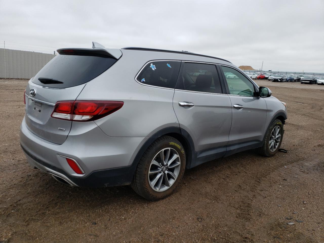 KM8SMDHF9HU216703 2017 Hyundai Santa Fe Se