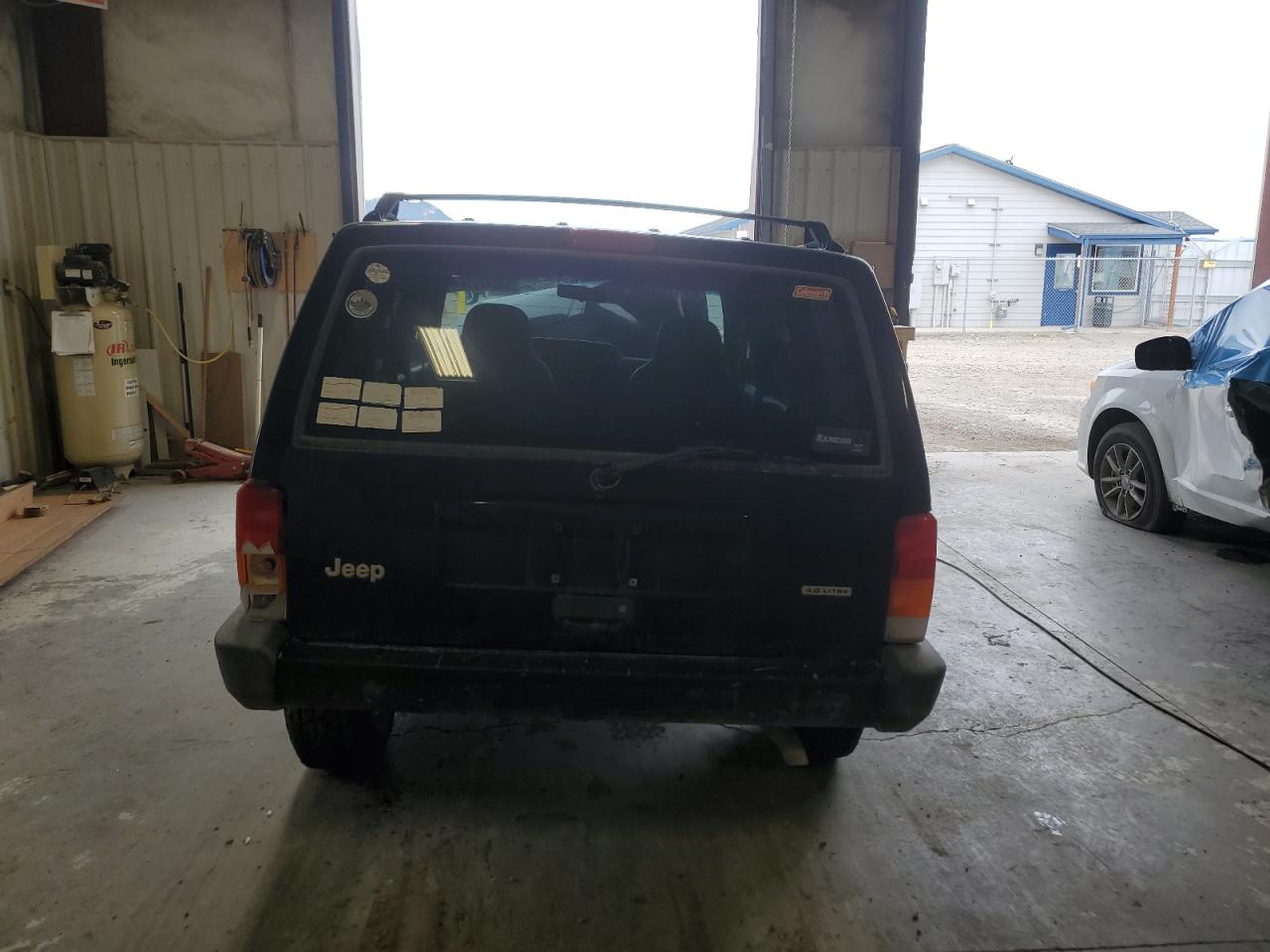 1J4FF48S1YL248509 2000 Jeep Cherokee Sport