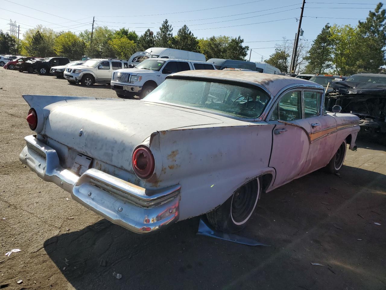 D7KT175428 1957 Ford Fairlane