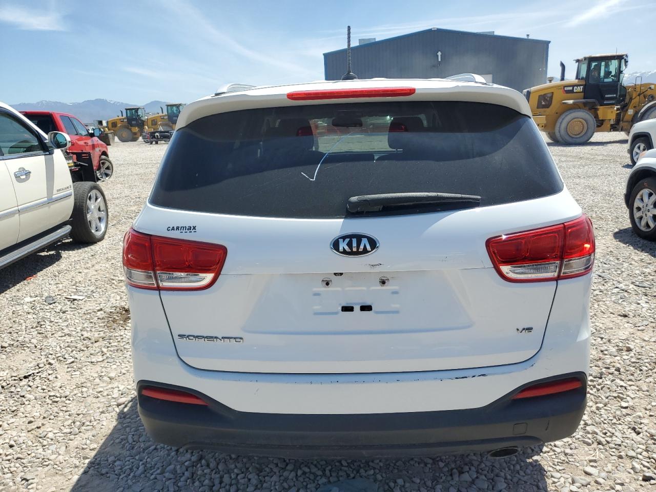 5XYPGDA55GG179944 2016 Kia Sorento Lx