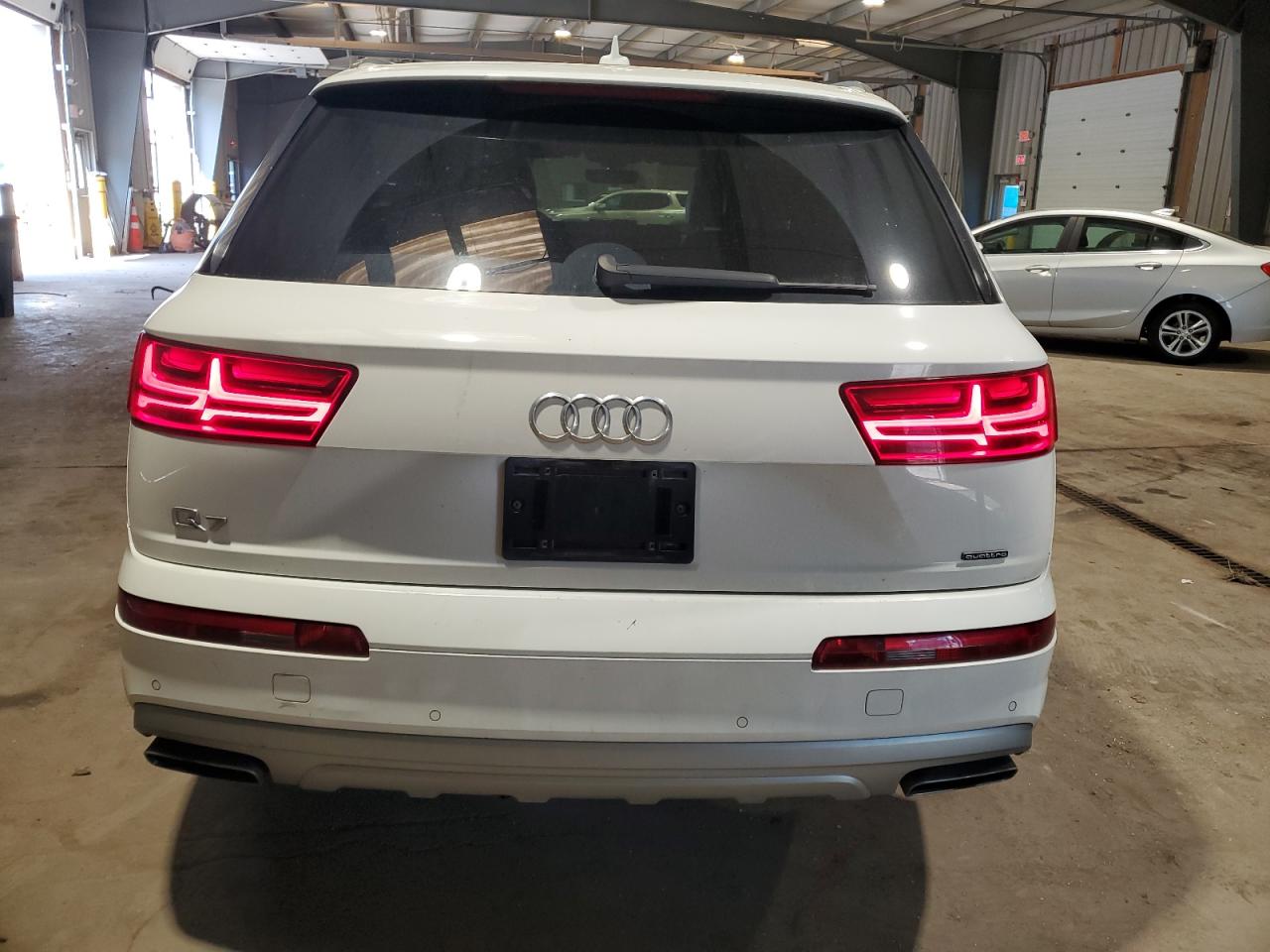 WA1LHAF71HD040571 2017 Audi Q7 Premium Plus