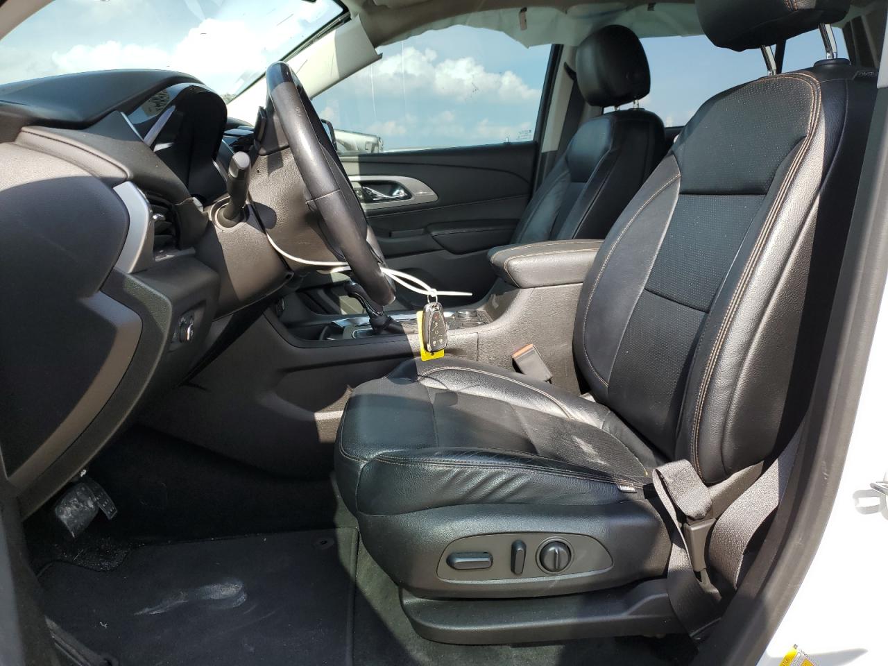 1GNEVGKW5JJ262620 2018 Chevrolet Traverse Lt