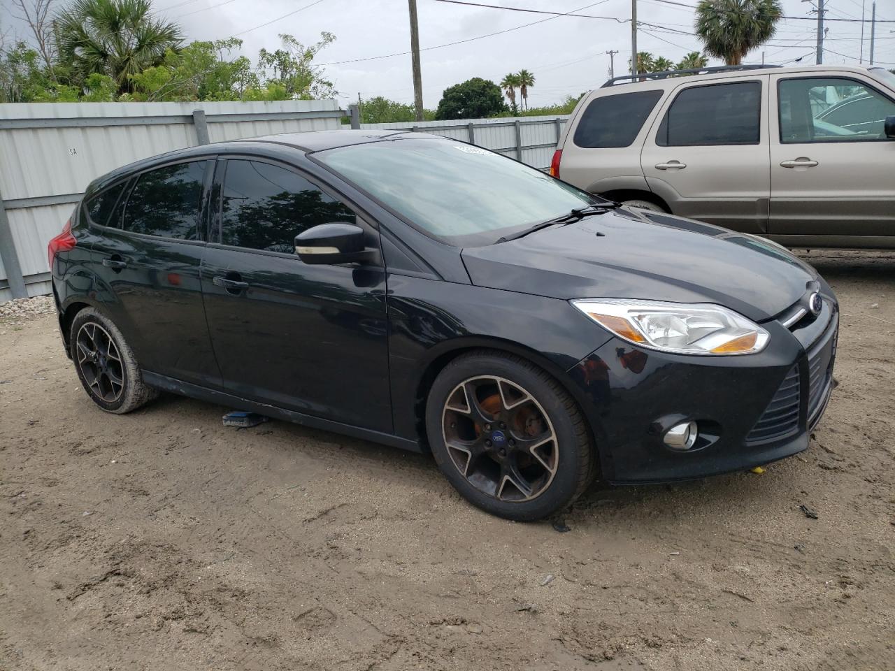 1FADP3K24EL115287 2014 Ford Focus Se