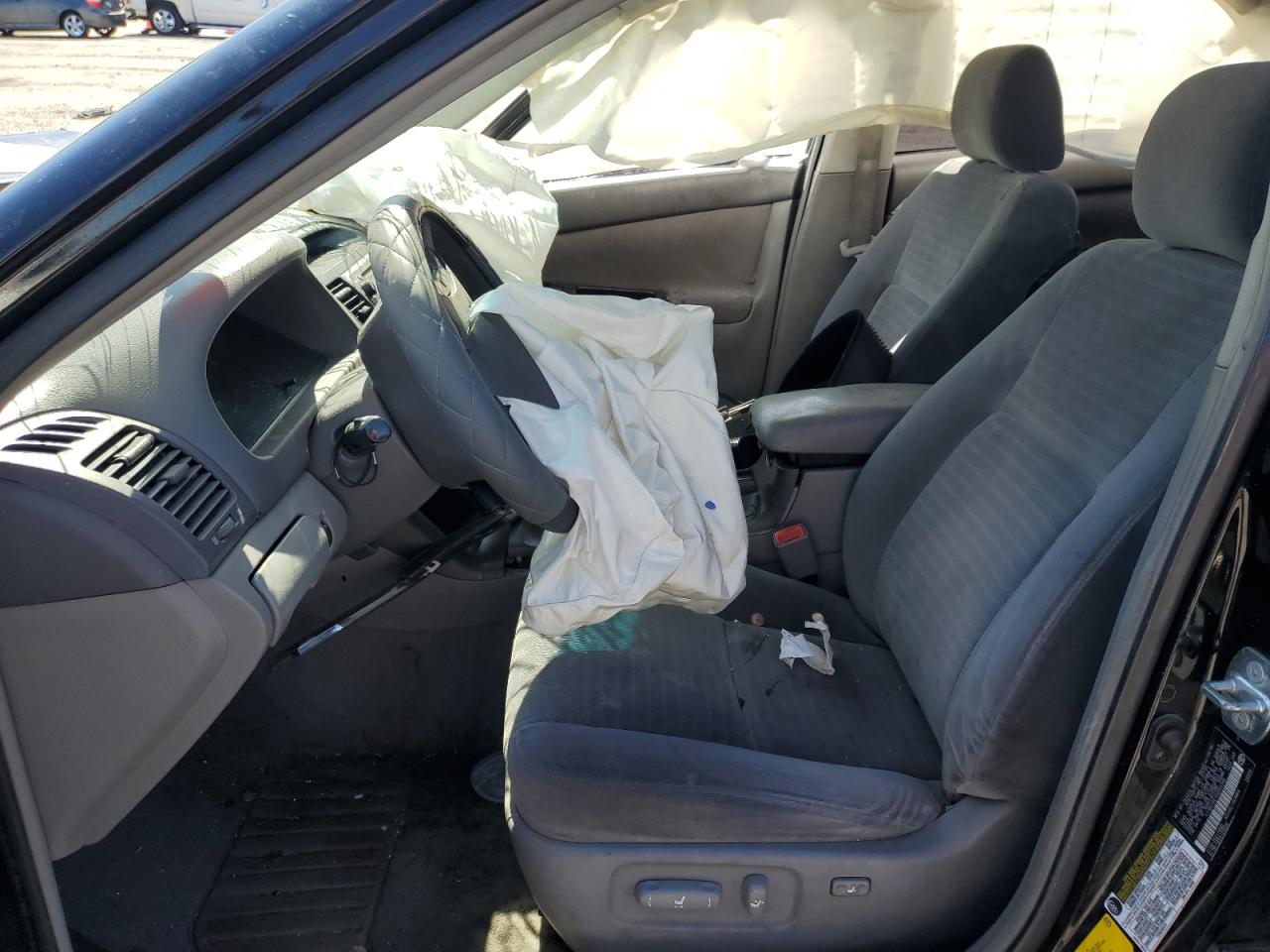 4T1BE30K15U055596 2005 Toyota Camry Le