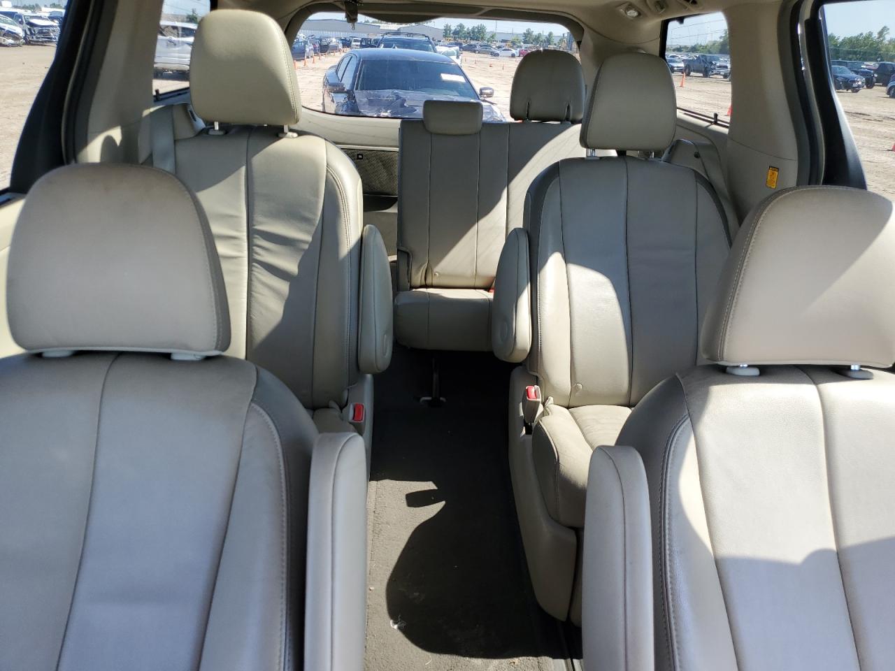 5TDYK3DCXCS252679 2012 Toyota Sienna Xle