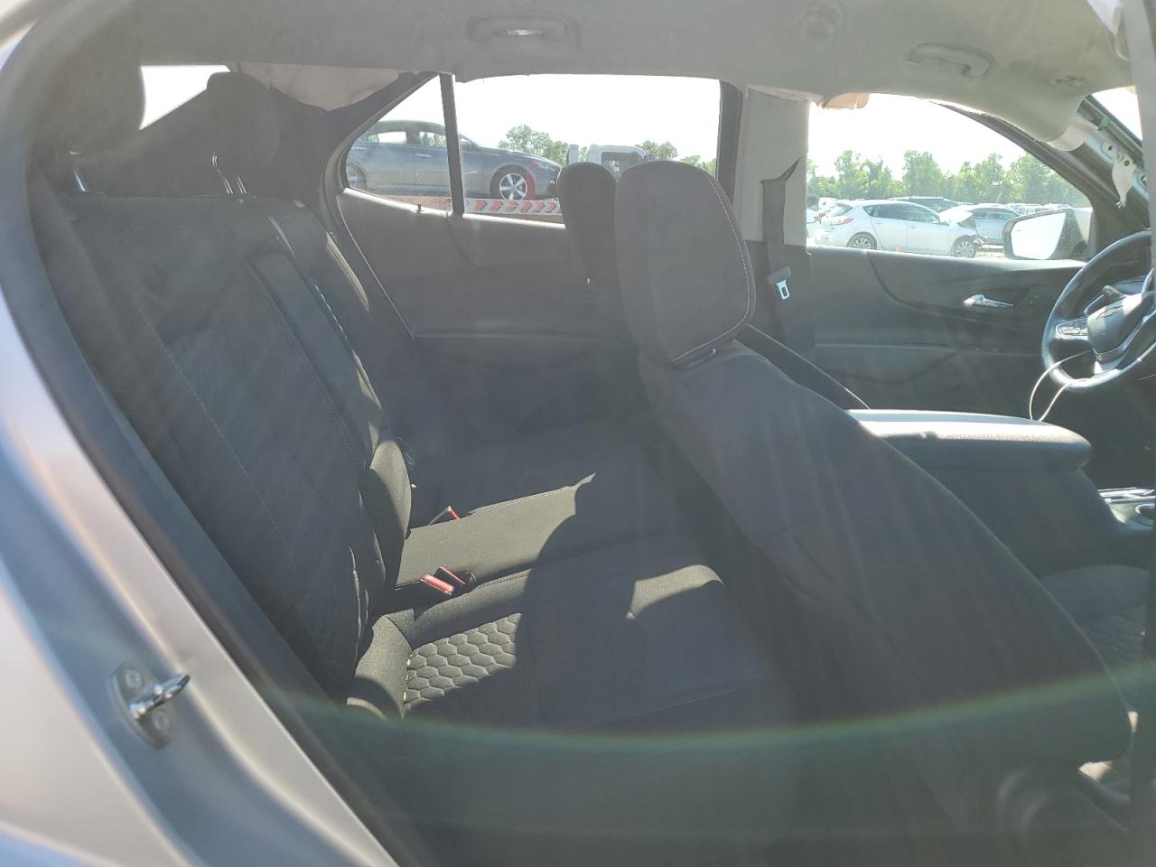 2GNAXJEV9J6307581 2018 Chevrolet Equinox Lt