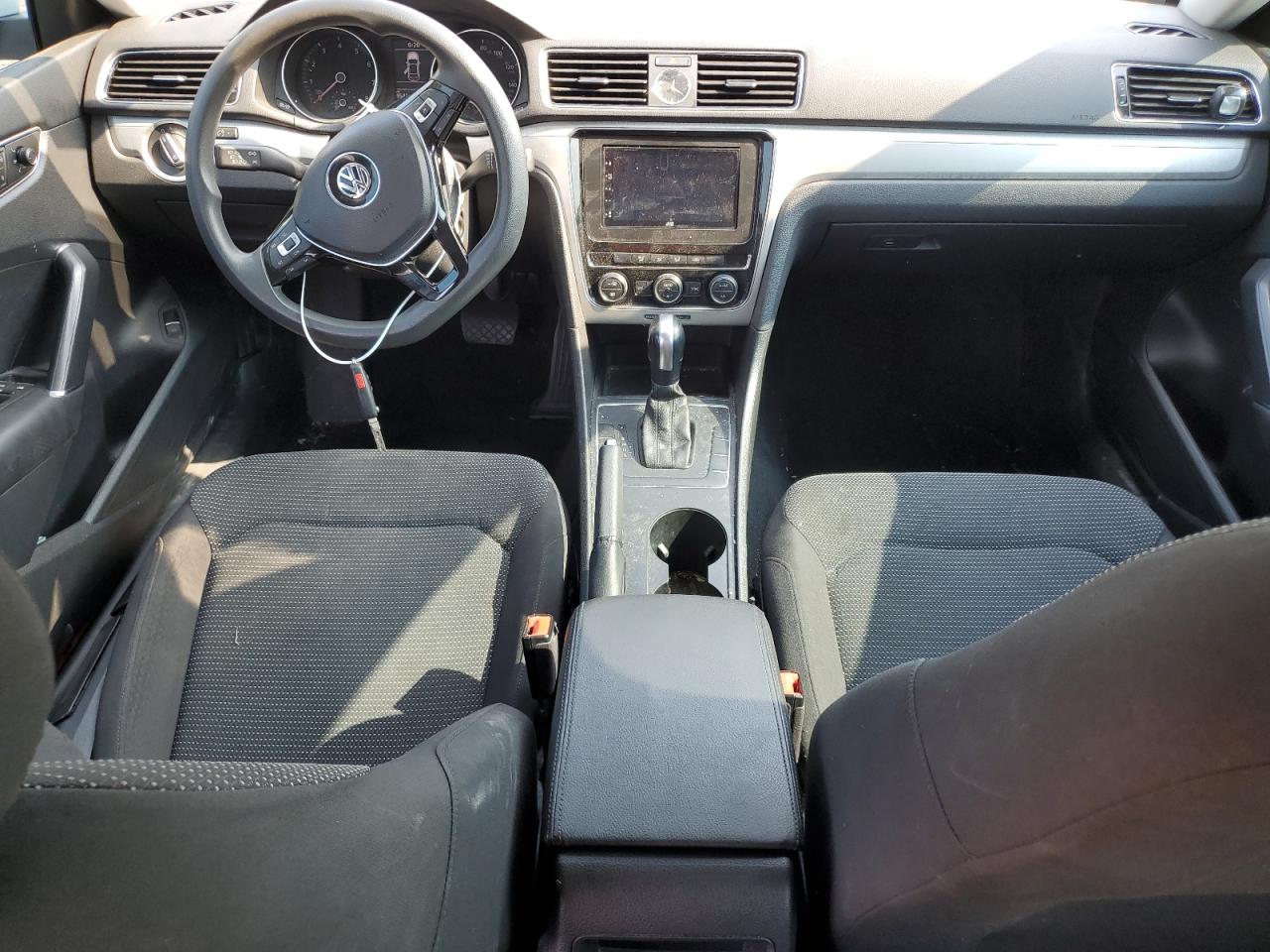 1VWAT7A32HC044134 2017 Volkswagen Passat S