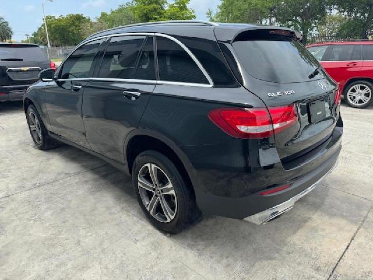 2019 Mercedes-Benz Glc 300 vin: WDC0G4JB0KV167851