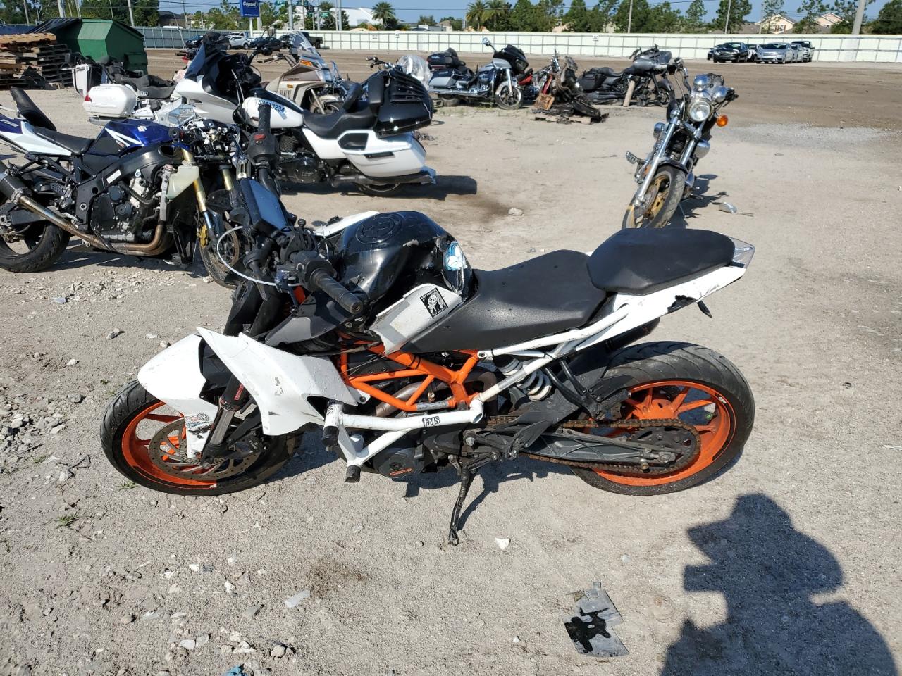 MD2JPJ407HC235175 2017 Ktm 390 Duke