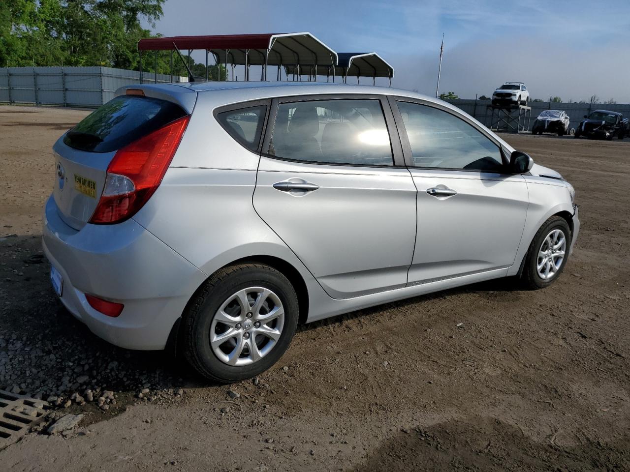 2013 Hyundai Accent Gls vin: KMHCT5AE8DU127147