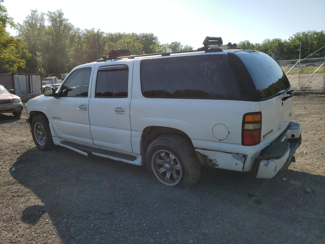 1GKFK66U75J126282 2005 GMC Yukon Xl Denali