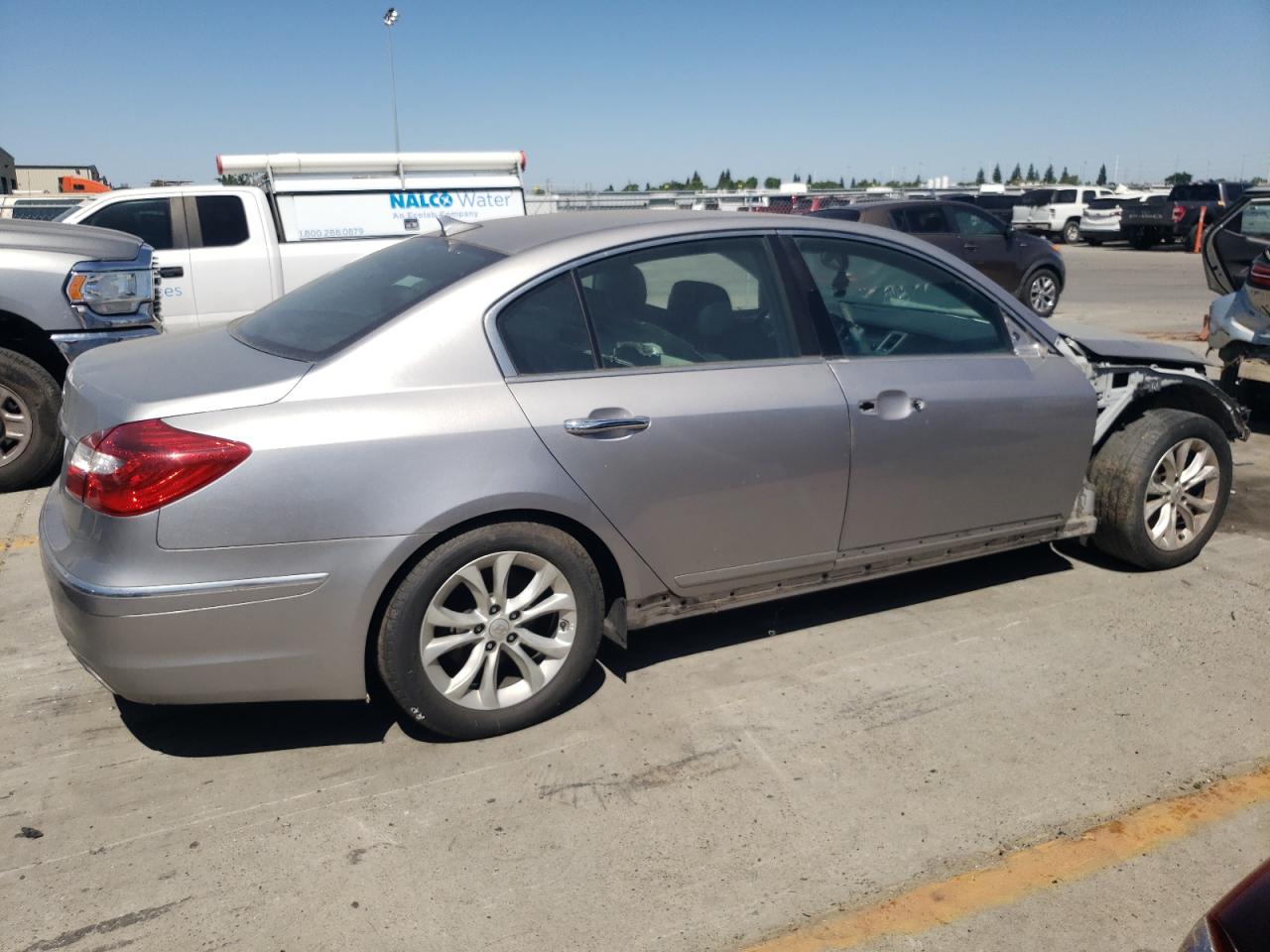 2013 Hyundai Genesis 3.8L vin: KMHGC4DD8DU212617