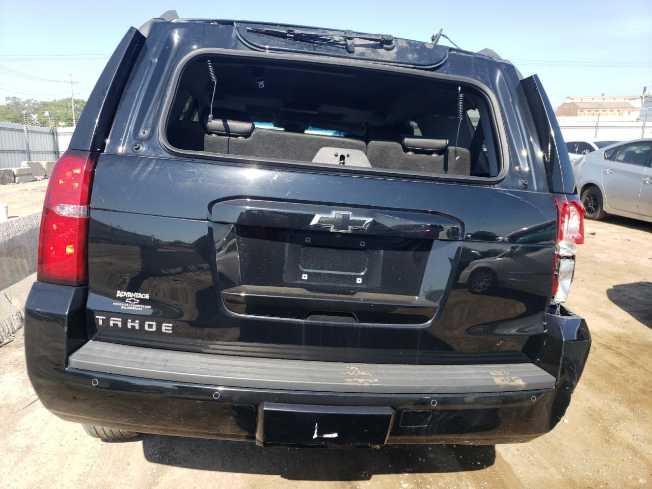 1GNSKBKC7JR335332 2018 Chevrolet Tahoe K1500 Lt