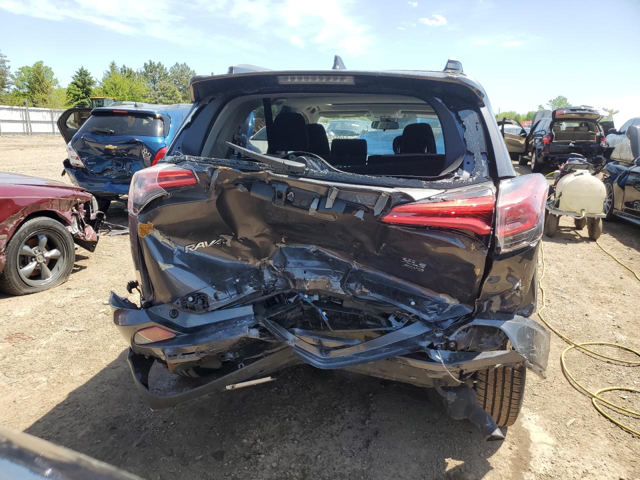 JTMRFREVXHD213444 2017 Toyota Rav4 Xle