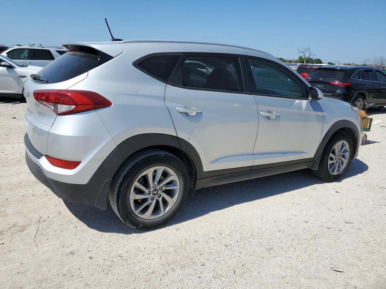 2016 Hyundai Tucson Limited vin: KM8J33A40GU089517