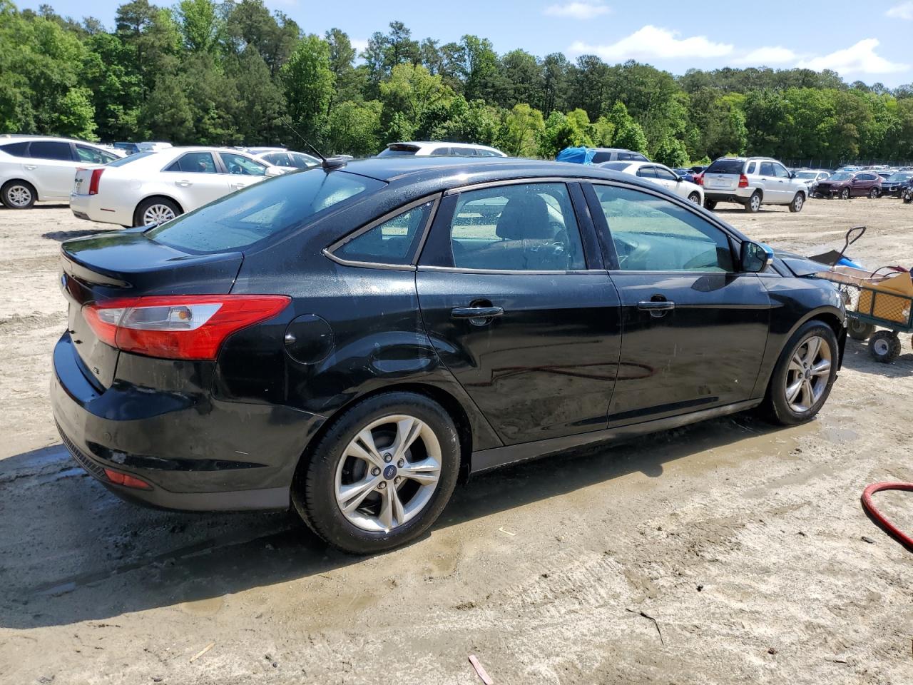 2014 Ford Focus Se vin: 1FADP3F24EL415843