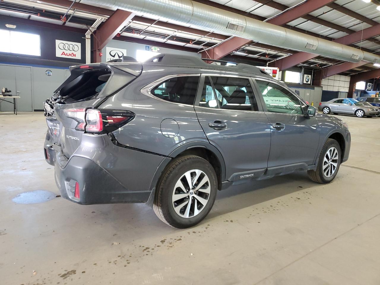 2022 Subaru Outback Premium vin: 4S4BTADC7N3221381