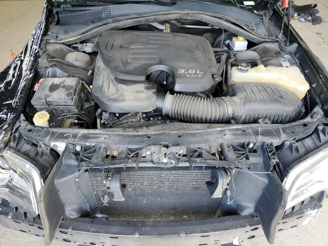 2C3CCAKG6HH565580 2017 Chrysler 300C