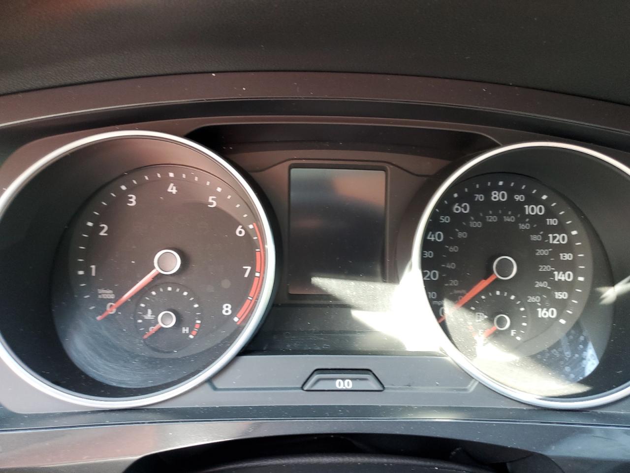 3VV3B7AX1KM185768 2019 Volkswagen Tiguan Se