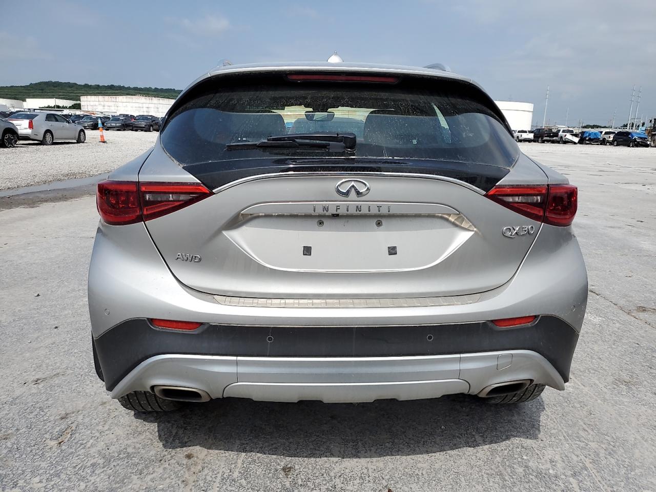 SJKCH5CR7HA023937 2017 Infiniti Qx30 Base