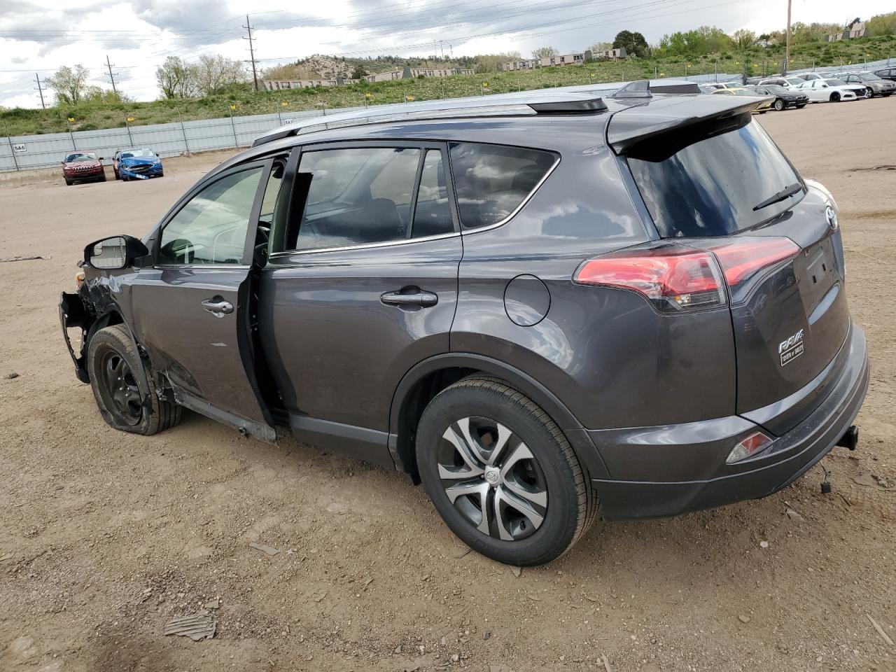 JTMZFREV4HJ135003 2017 Toyota Rav4 Le