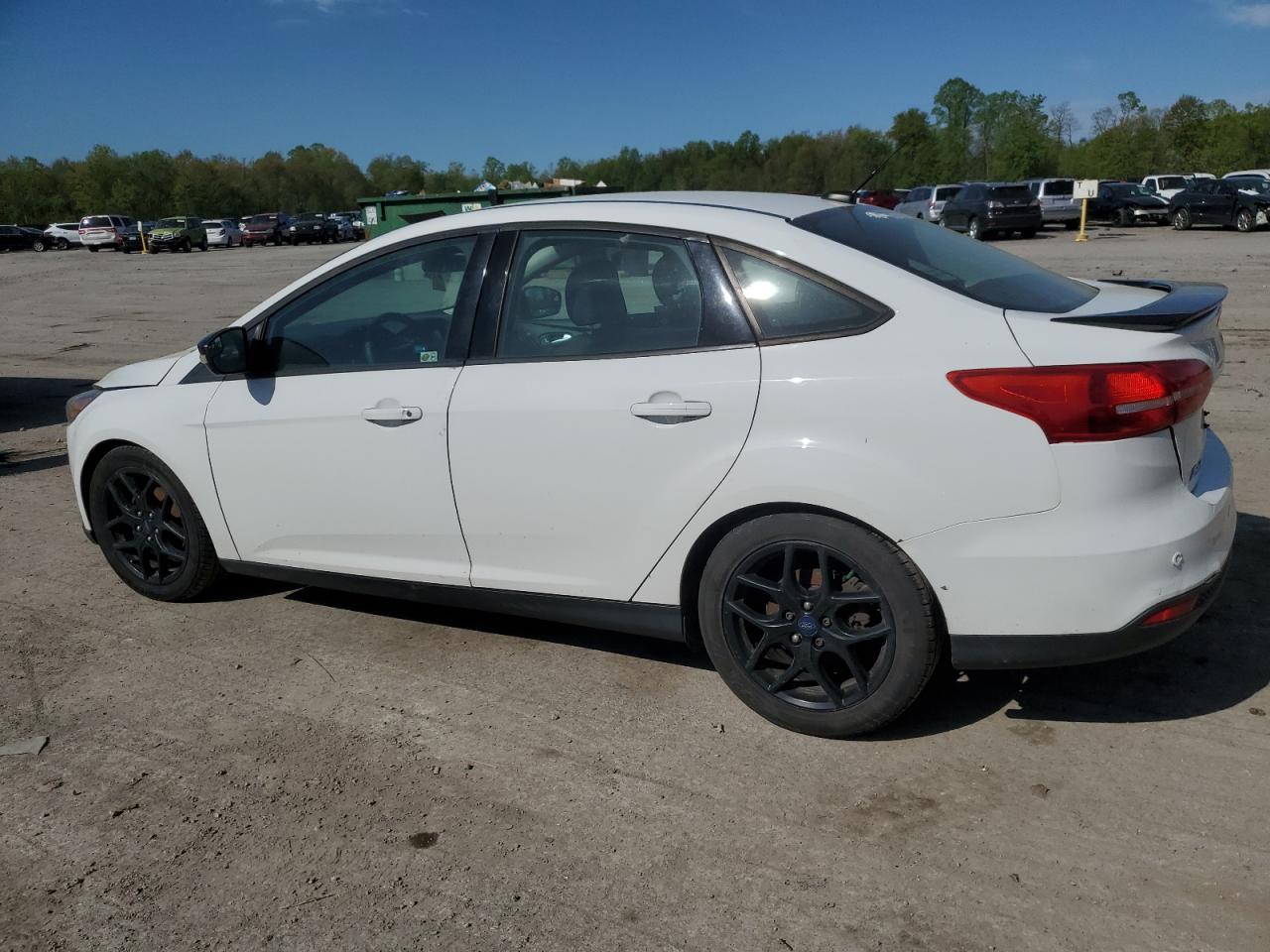 2016 Ford Focus Se vin: 1FADP3F24GL316541