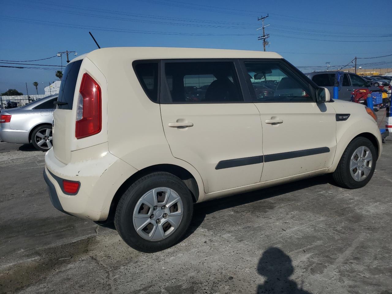 2013 Kia Soul vin: KNDJT2A54D7485354