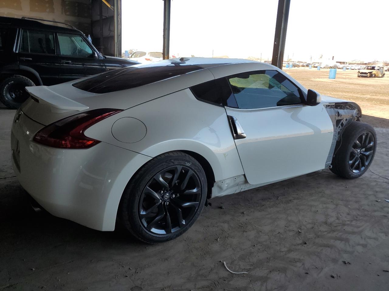 JN1AZ4EH8JM572186 2018 Nissan 370Z Base