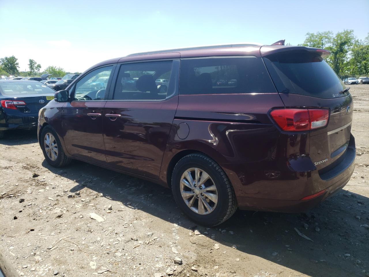 KNDMB5C1XF6070995 2015 Kia Sedona Lx