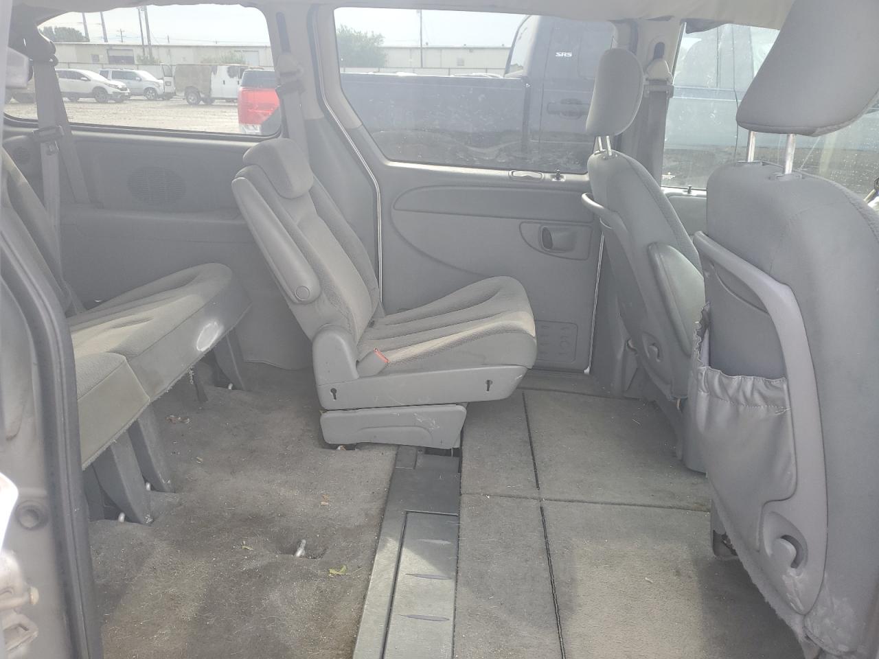 2C4GP44R05R520349 2005 Chrysler Town & Country Lx