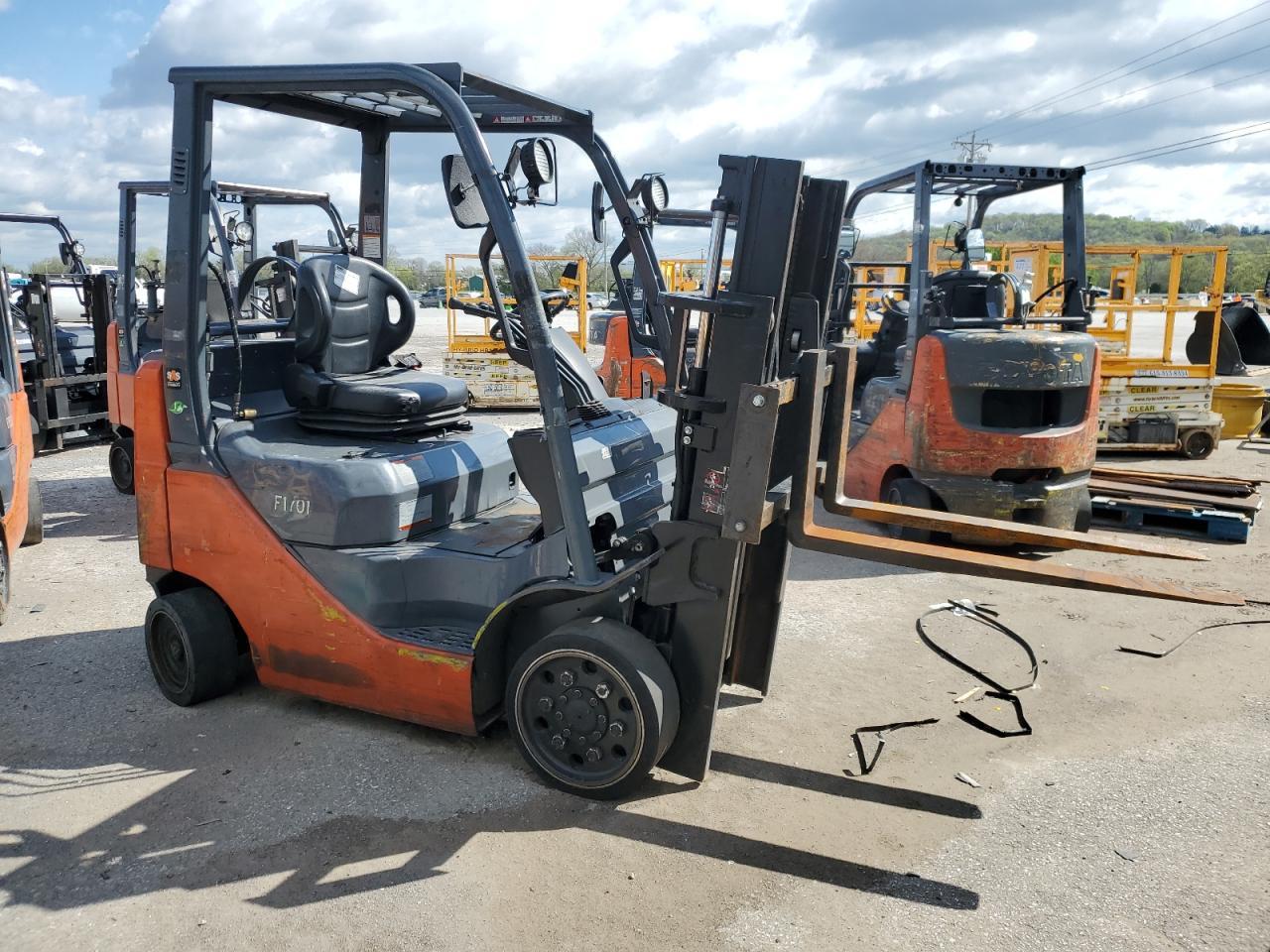 67905 2015 Toyota Forklift