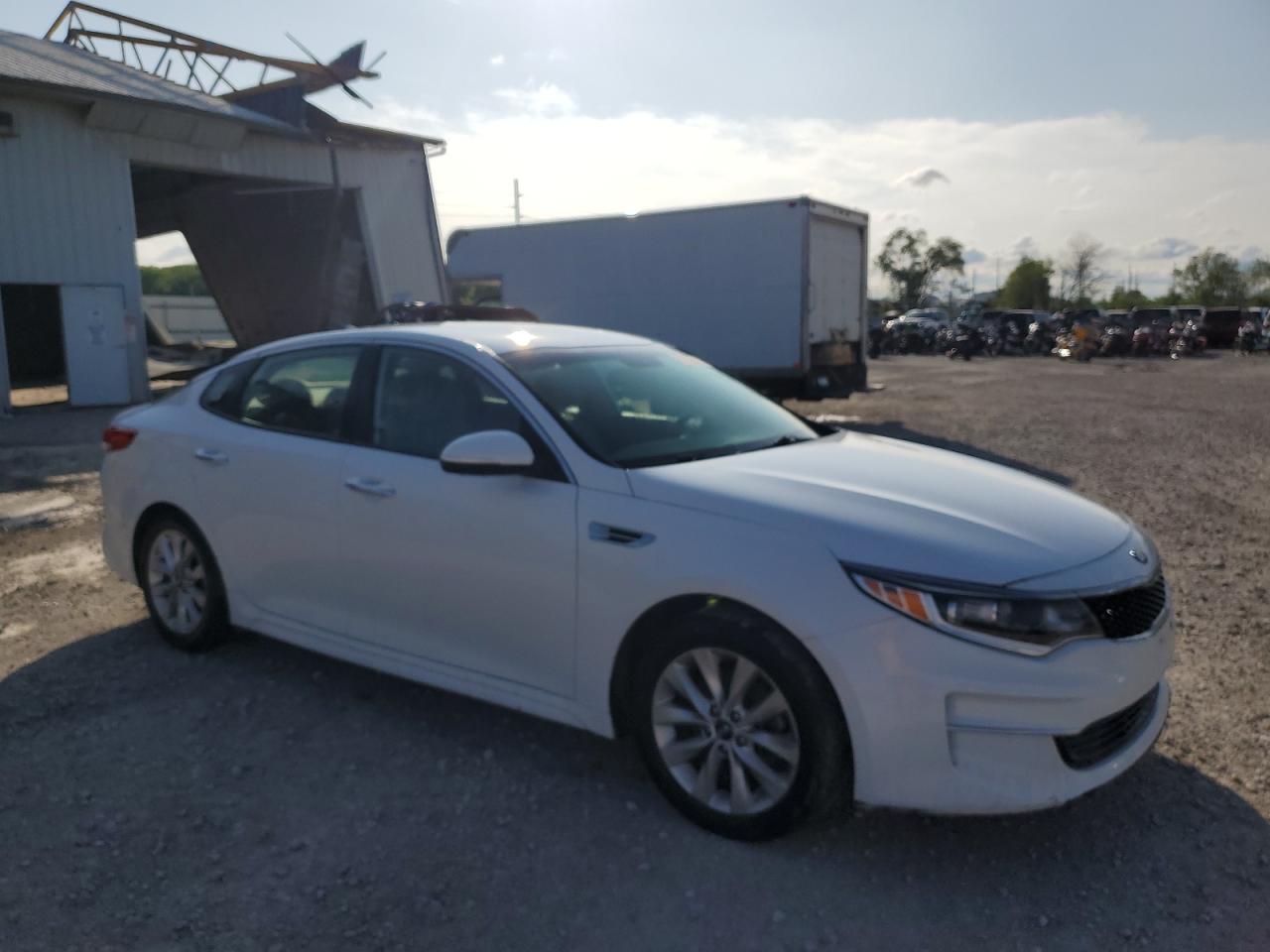 5XXGT4L34JG255043 2018 Kia Optima Lx