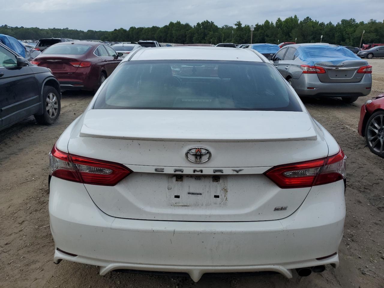 4T1B11HK6JU121462 2018 Toyota Camry L