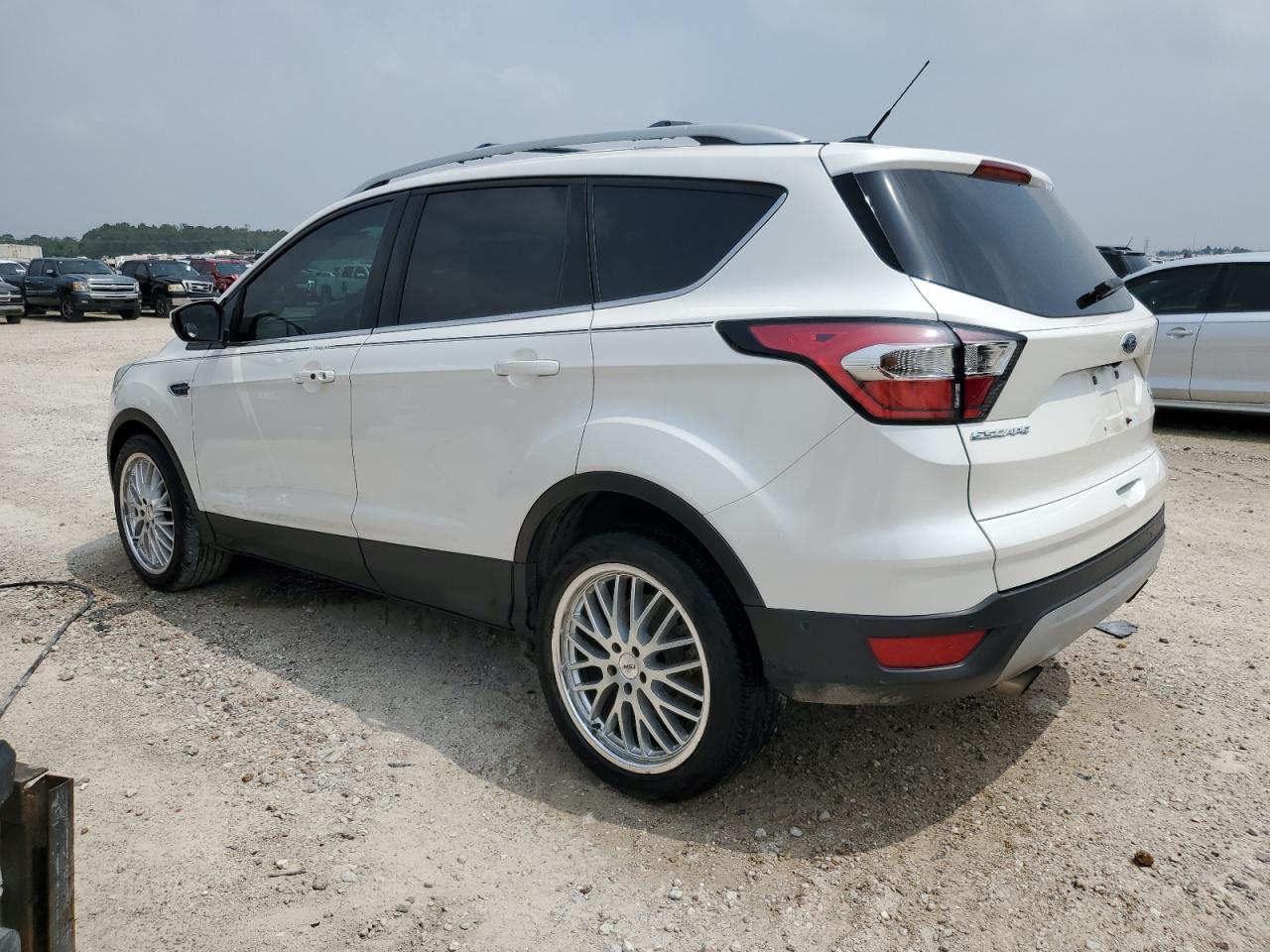 1FMCU0J98HUC10022 2017 Ford Escape Titanium