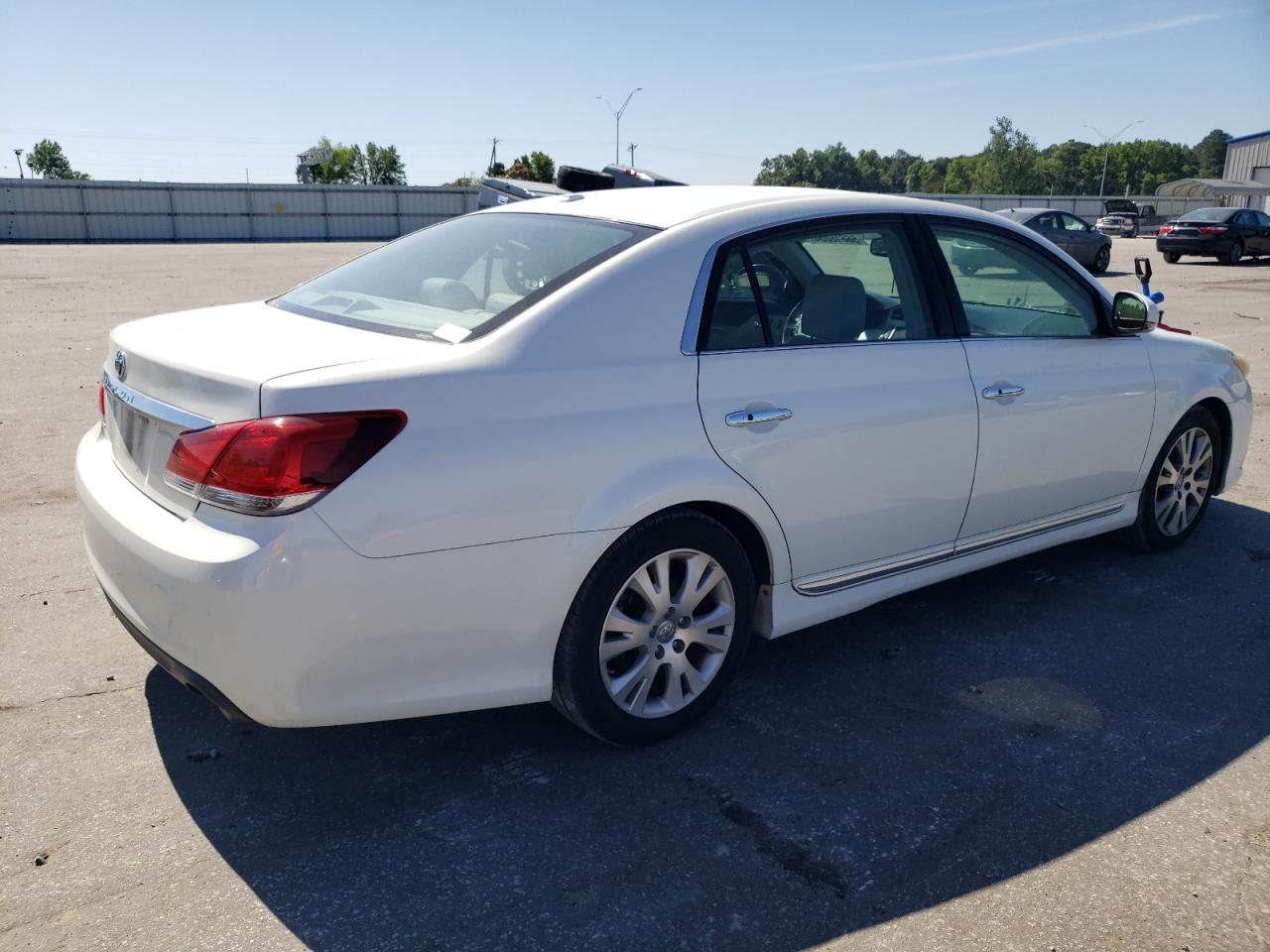 4T1BK3DB6BU375642 2011 Toyota Avalon Base