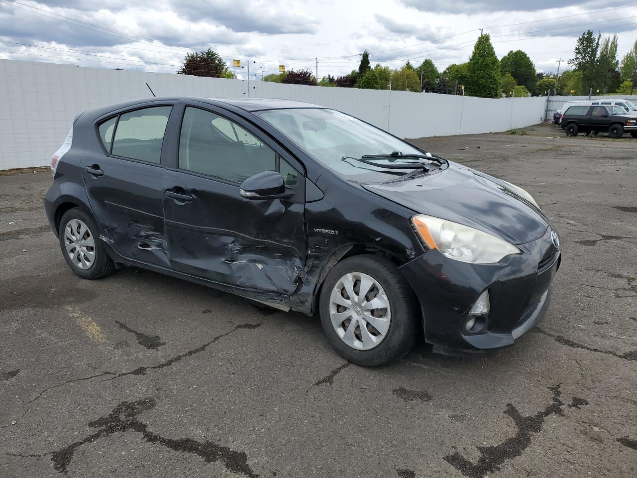 JTDKDTB32D1042207 2013 Toyota Prius C