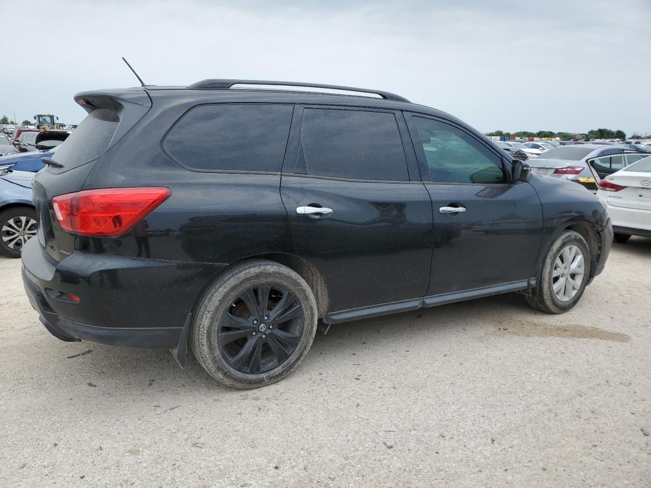 2018 Nissan Pathfinder S vin: 5N1DR2MN0JC653626