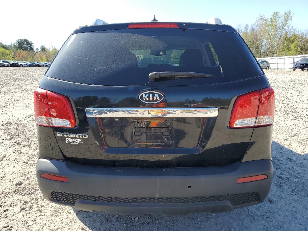 5XYKT3A12BG046788 2011 Kia Sorento Base