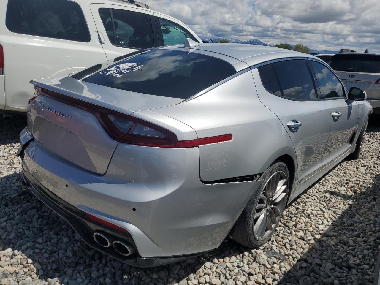 2018 Kia Stinger vin: KNAE15LA9J6011319