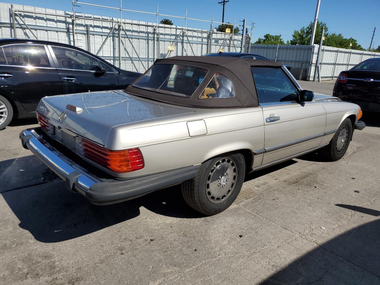 WDBBA48D8JA076256 1988 Mercedes-Benz 560 Sl