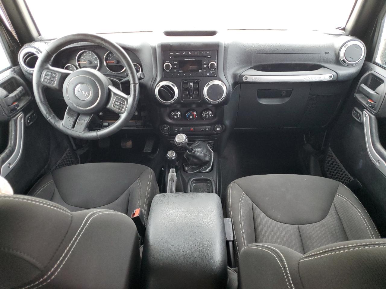 1C4HJWEG5GL101696 2016 Jeep Wrangler Unlimited Sahara