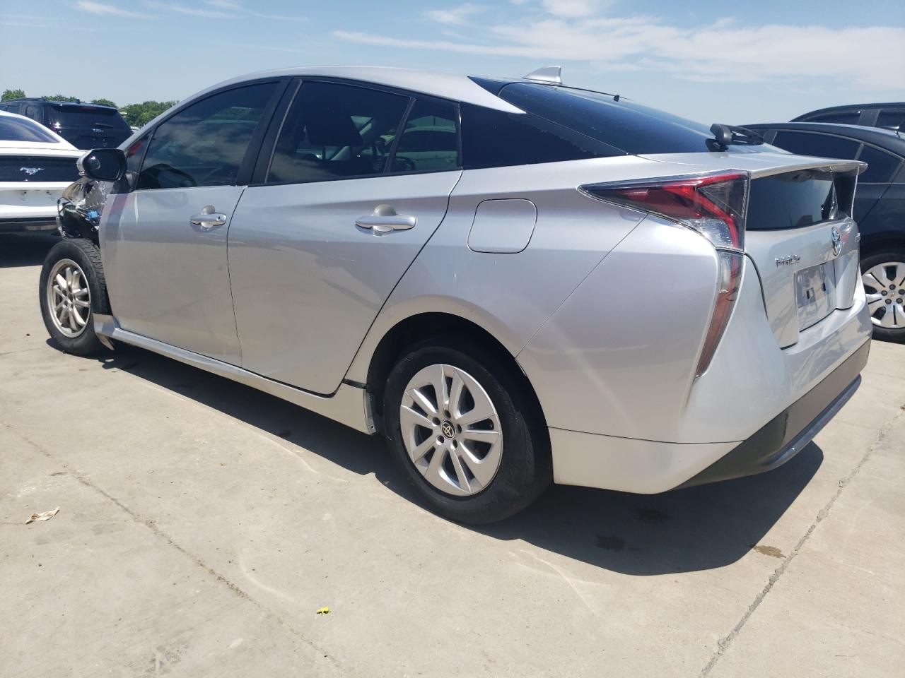 2016 Toyota Prius vin: JTDKBRFU2G3518816