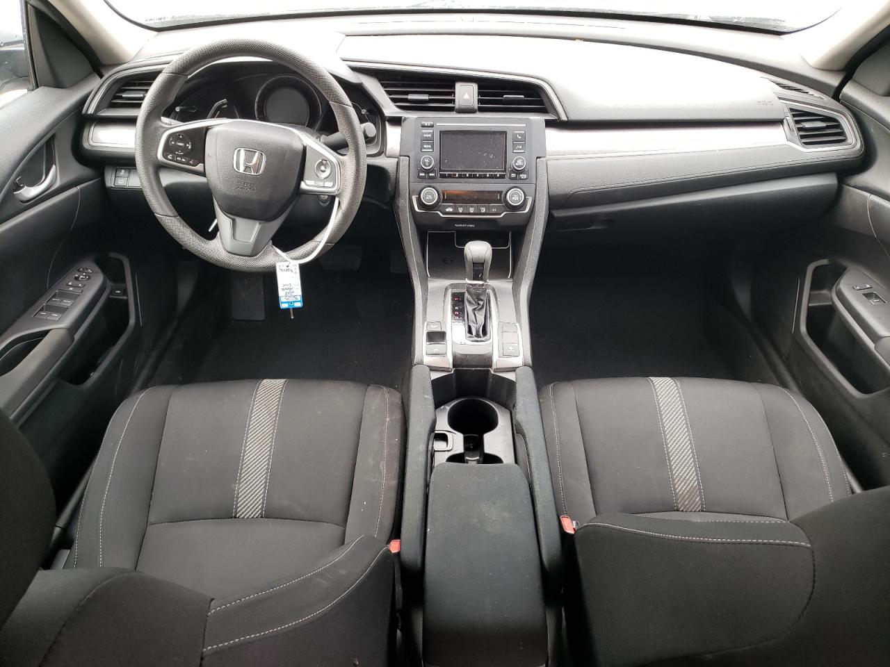 19XFC2F53JE031414 2018 Honda Civic Lx