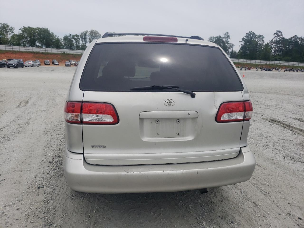 4T3ZF13C82U507762 2002 Toyota Sienna Le